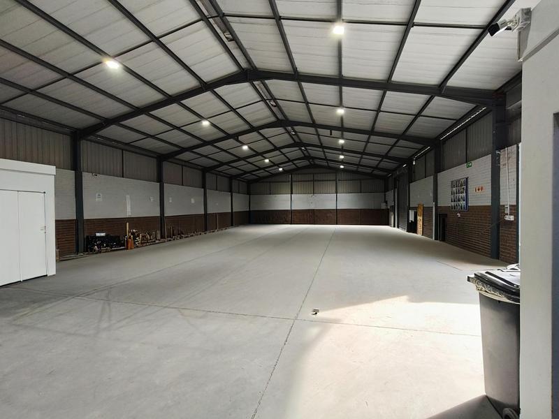 To Let Commercial Property for Rent in Southernwood Eastern Cape